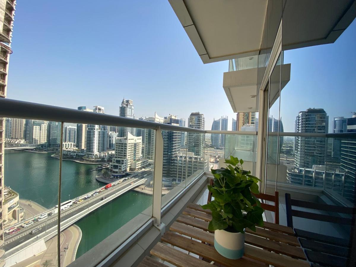 Walk To The Beach Or Enjoy The Amazing View From The Balcony Apartment Dubai Exterior photo